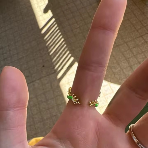 Green Dot Frog Reptile Ring - Picture 8 of 9